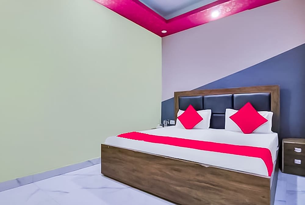 roomshala 121 hotel classic