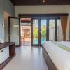 me villa pererenan