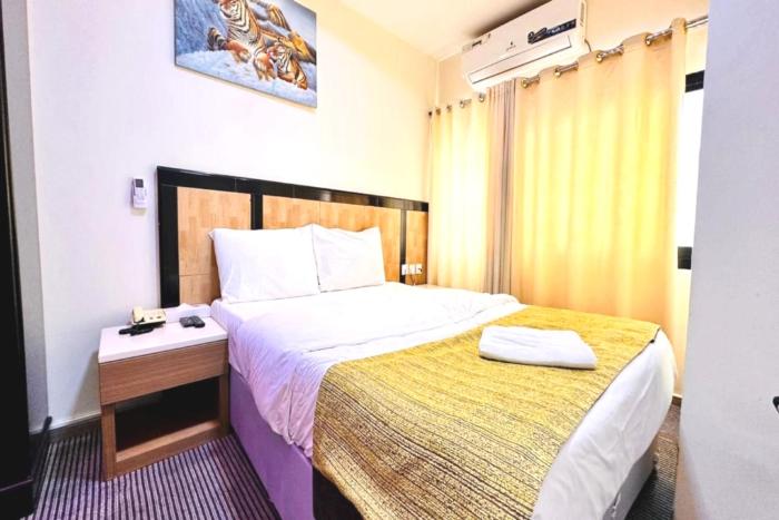 oyo 1118 sharjah plaza hotel