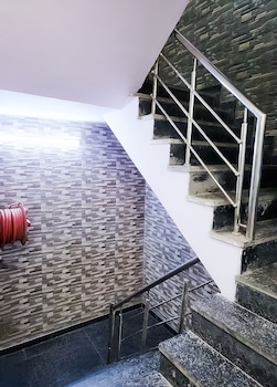 roomshala 122 hotel park view