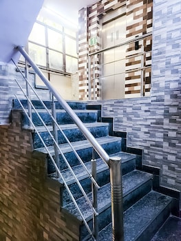 roomshala 122 hotel park view