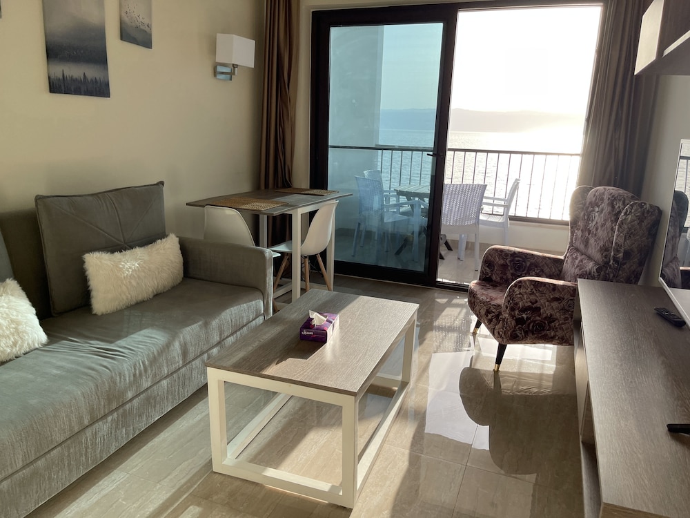 porto and almira beach