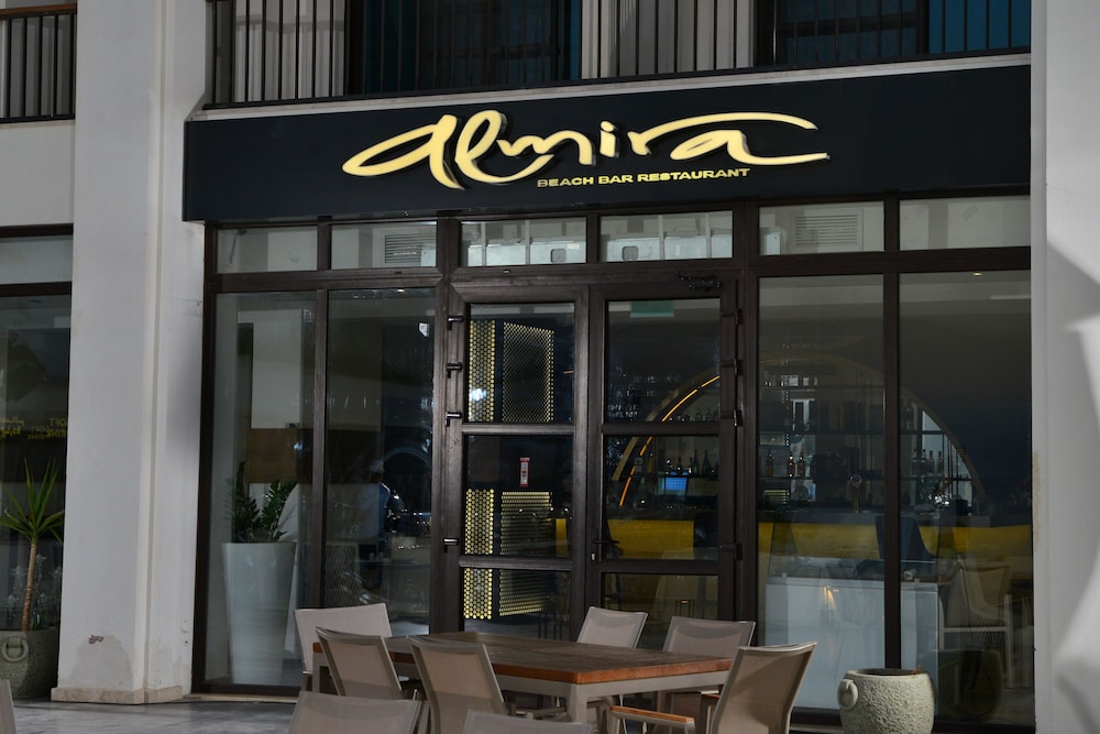 porto and almira beach