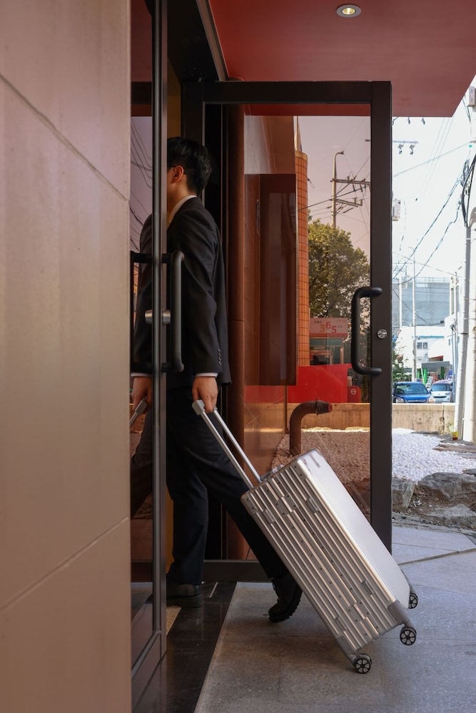 workers hotel ansan by annk