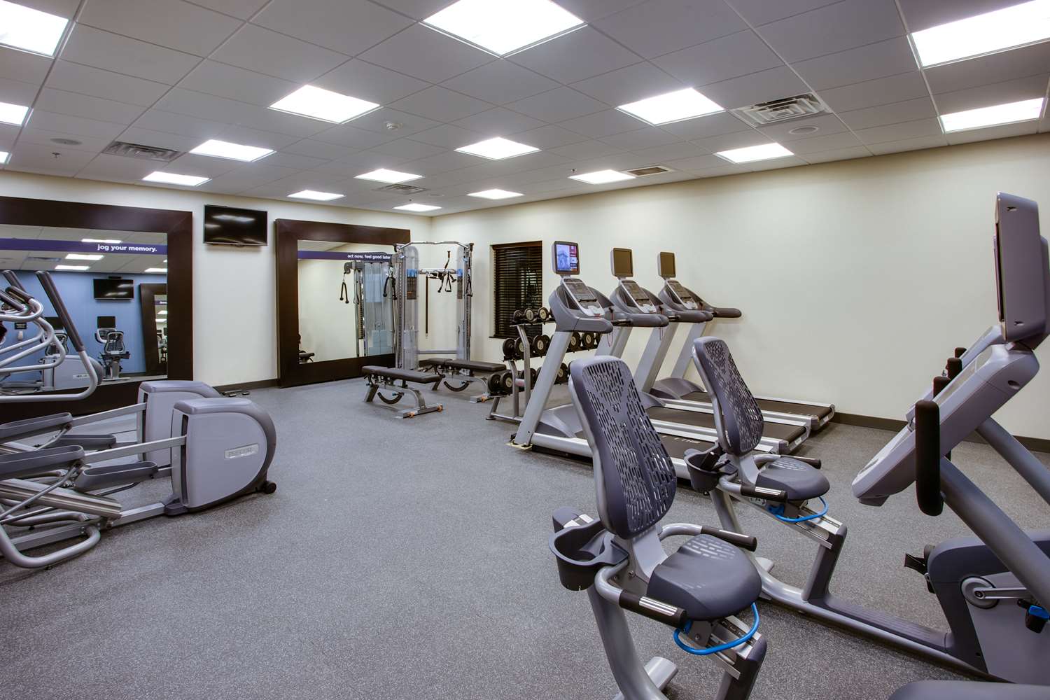 hampton inn and suites philadelphia bensalem