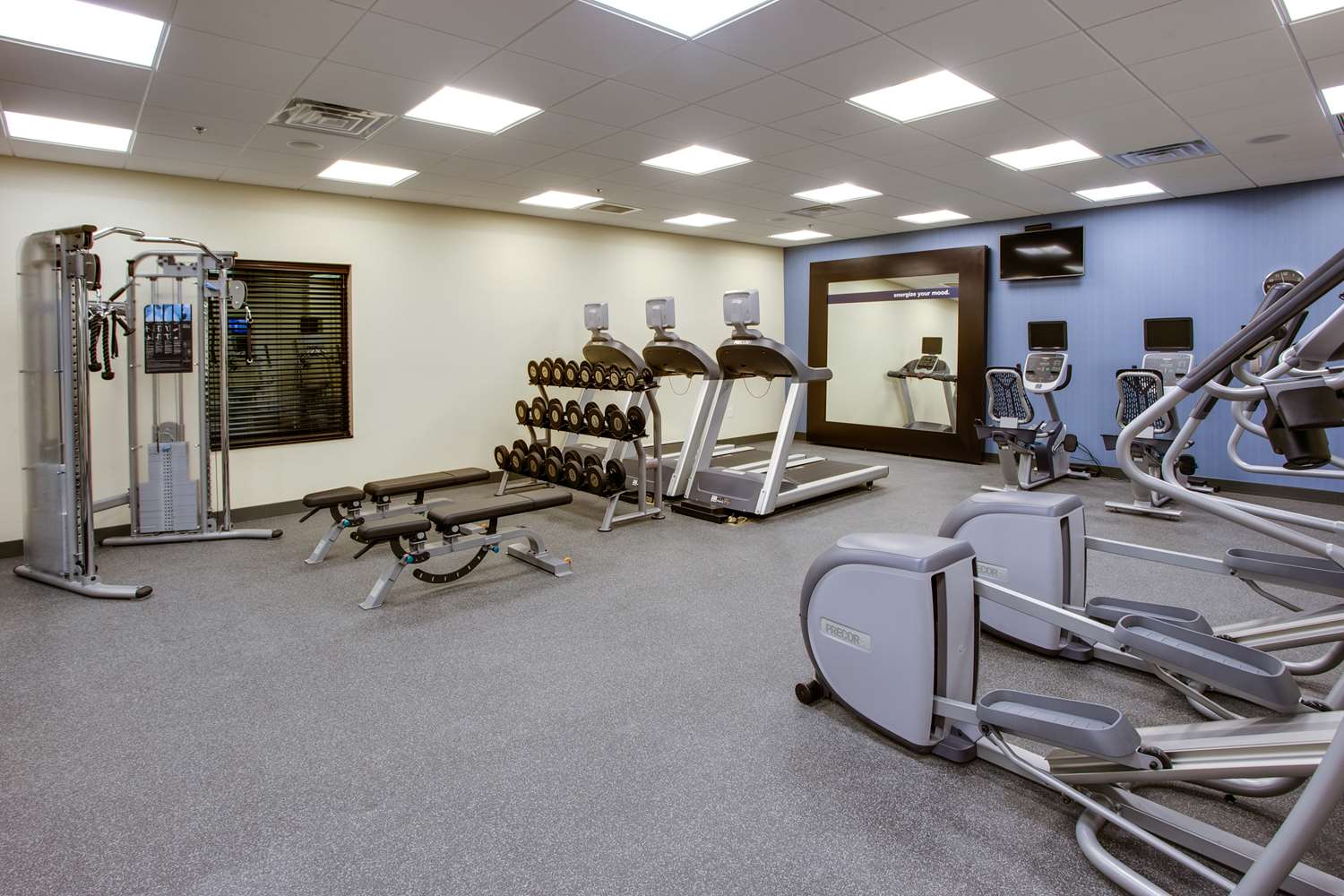 hampton inn and suites philadelphia bensalem