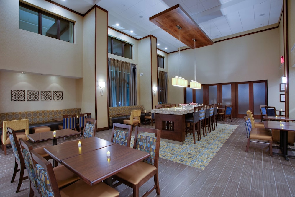 hampton inn and suites philadelphia bensalem
