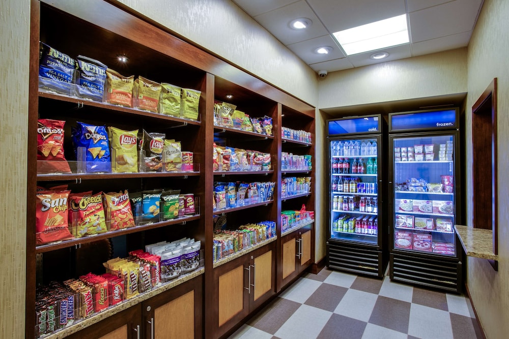 hampton inn and suites philadelphia bensalem