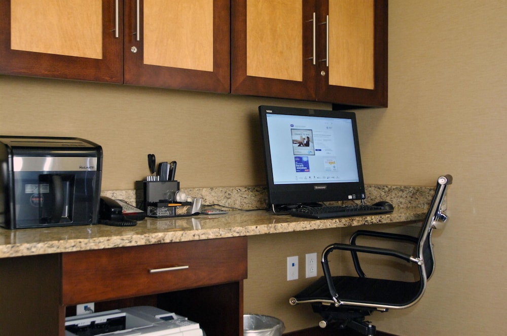 hampton inn and suites philadelphia bensalem