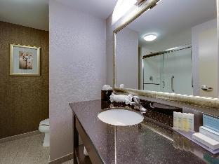 hampton inn and suites philadelphia bensalem