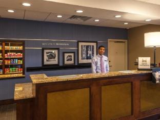hampton inn and suites philadelphia bensalem