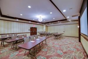 hampton inn and suites philadelphia bensalem
