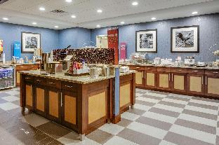hampton inn and suites philadelphia bensalem