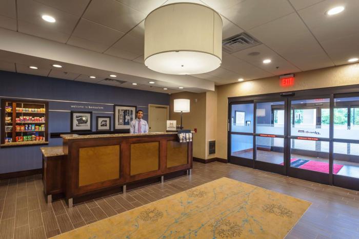 hampton inn and suites philadelphia bensalem