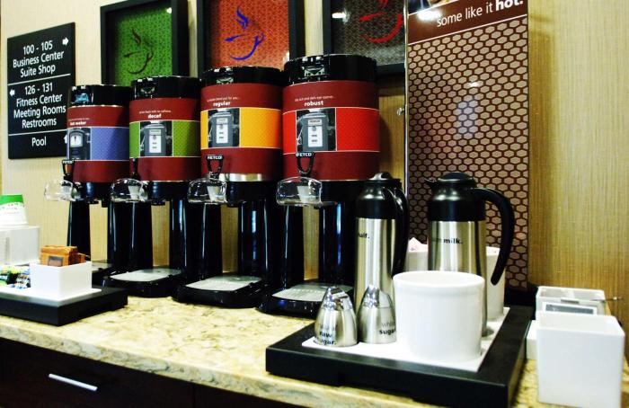 hampton inn and suites philadelphia bensalem