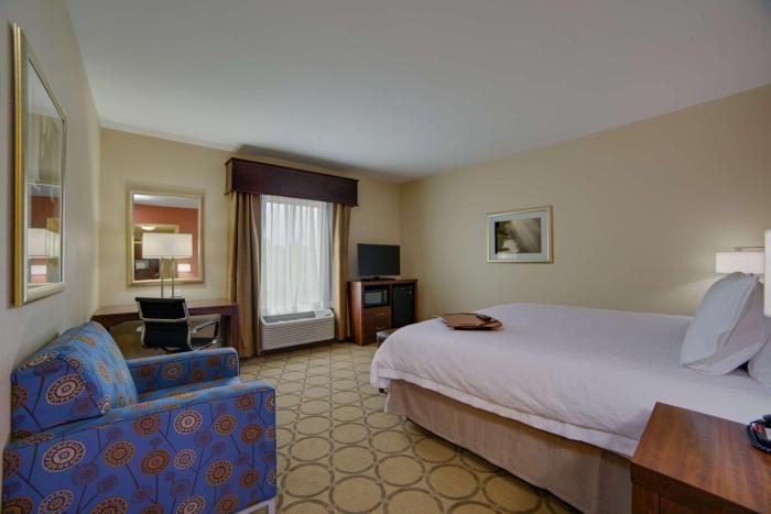 hampton inn and suites philadelphia bensalem