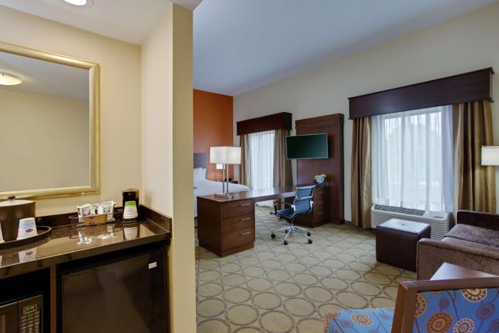 hampton inn and suites philadelphia bensalem