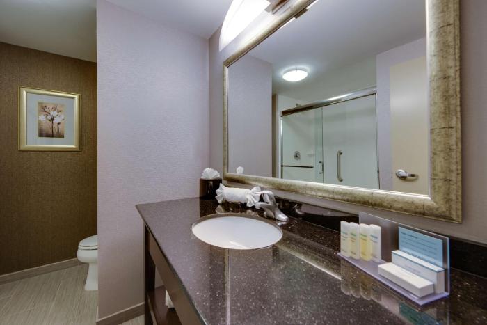 hampton inn and suites philadelphia bensalem