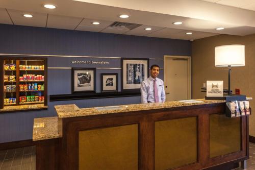 hampton inn and suites philadelphia bensalem