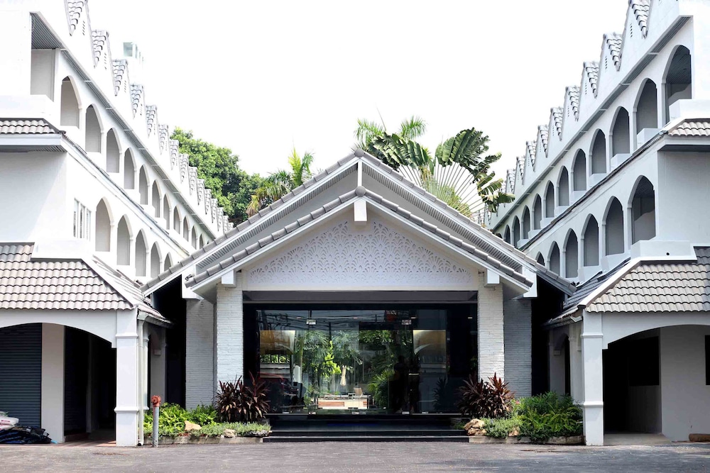 pooh beach resort and spa