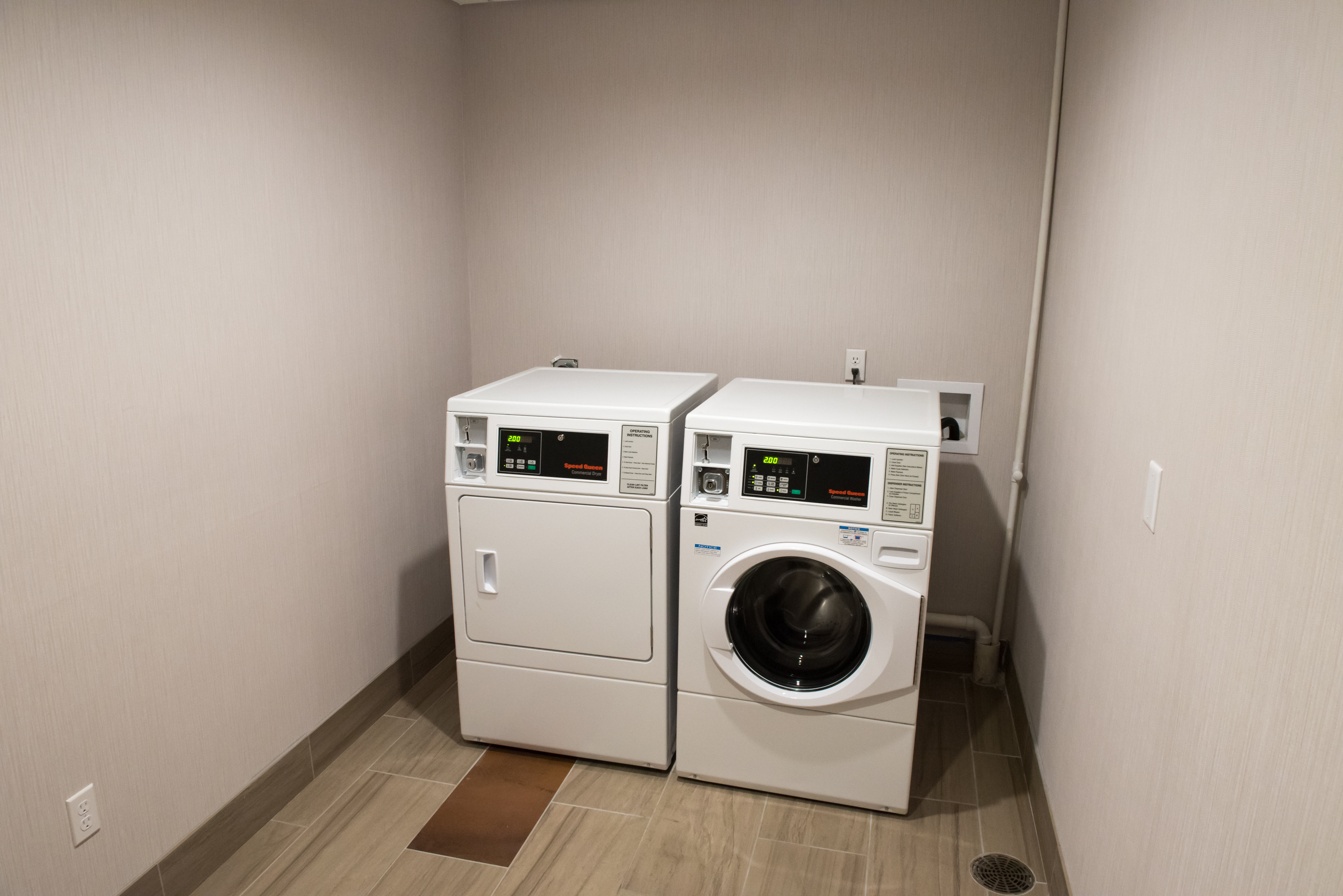 holiday inn express and suites dayton southwest by ihg