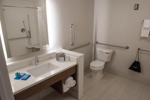 holiday inn express and suites dayton southwest by ihg