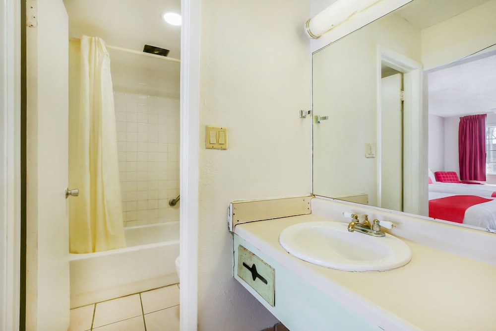 oyo hotel jackson south i 55