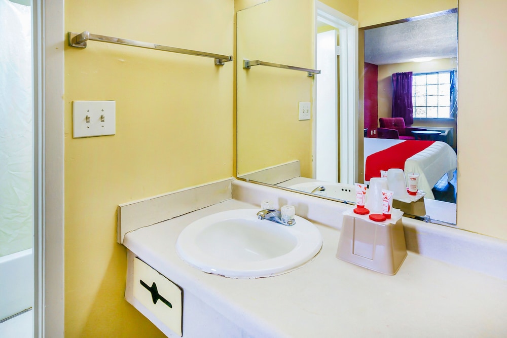 oyo hotel jackson south i 55