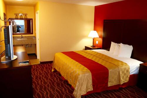 holiday lodge salem or