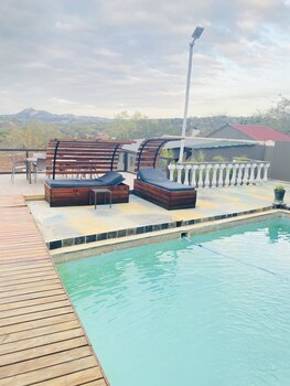 full moon guest house