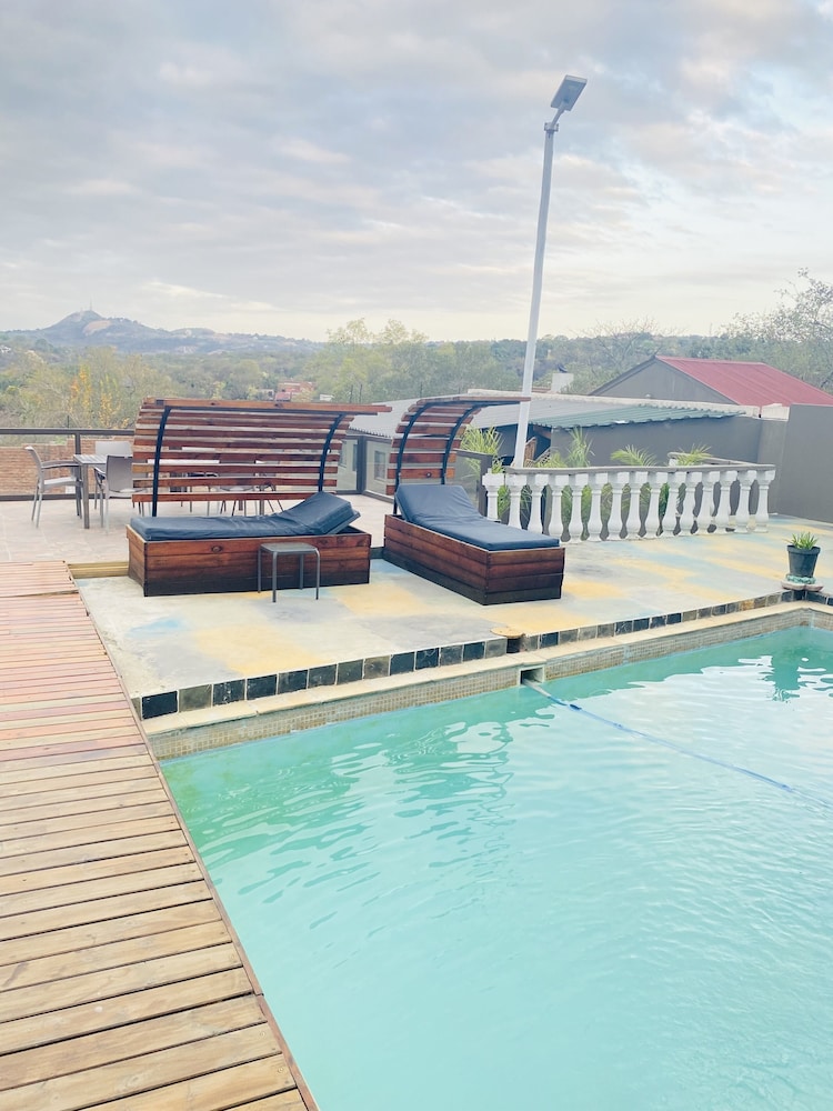 full moon guest house