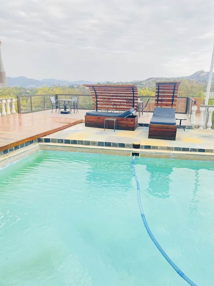 full moon guest house