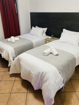 full moon guest house