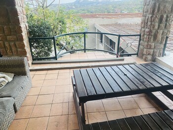 full moon guest house