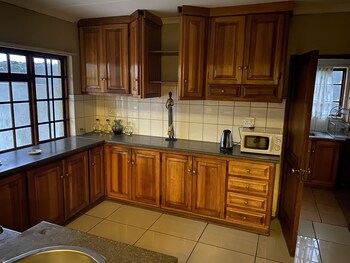 full moon guest house