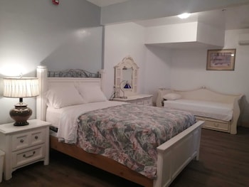 digby sailboat suites