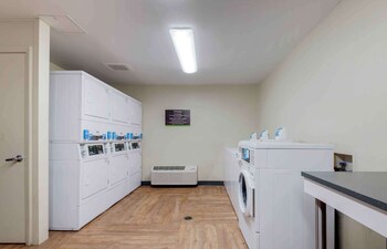 extended stay america suites charlotte university place