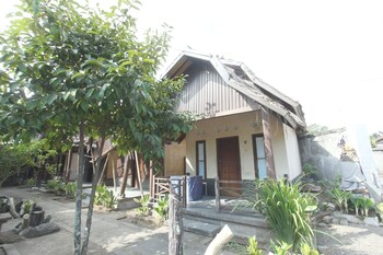 oyo 93002 kost gayus