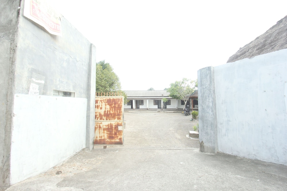 oyo 93002 kost gayus