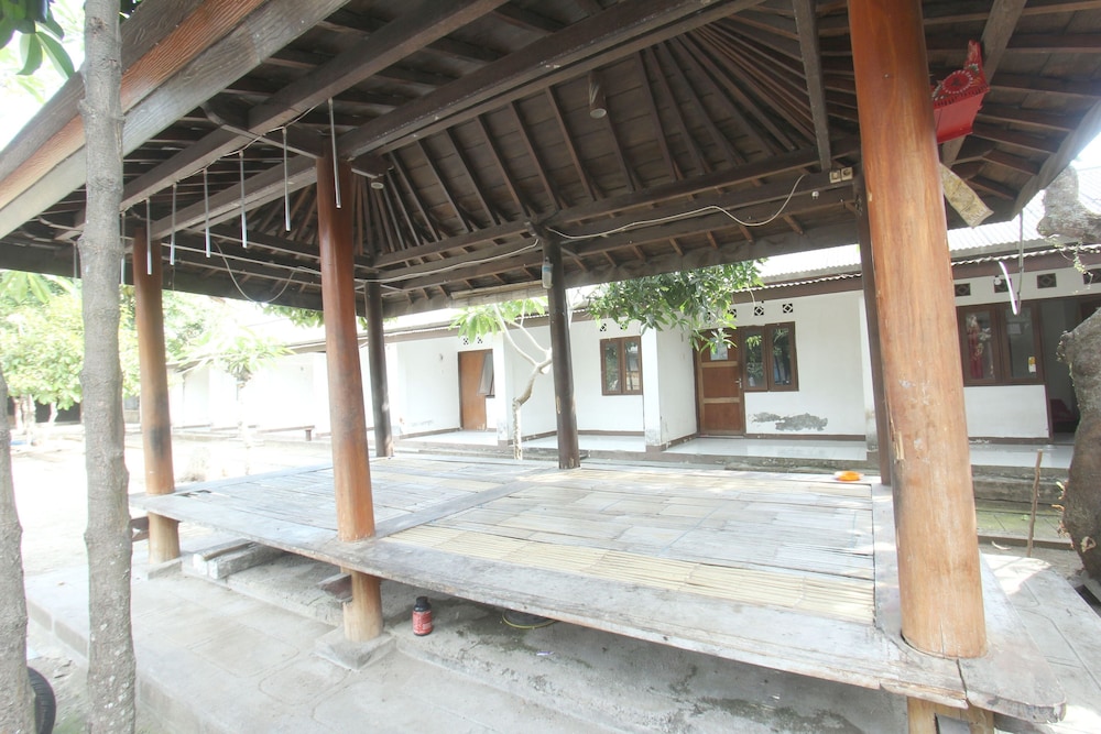 oyo 93002 kost gayus