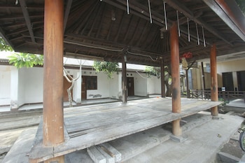 oyo 93002 kost gayus