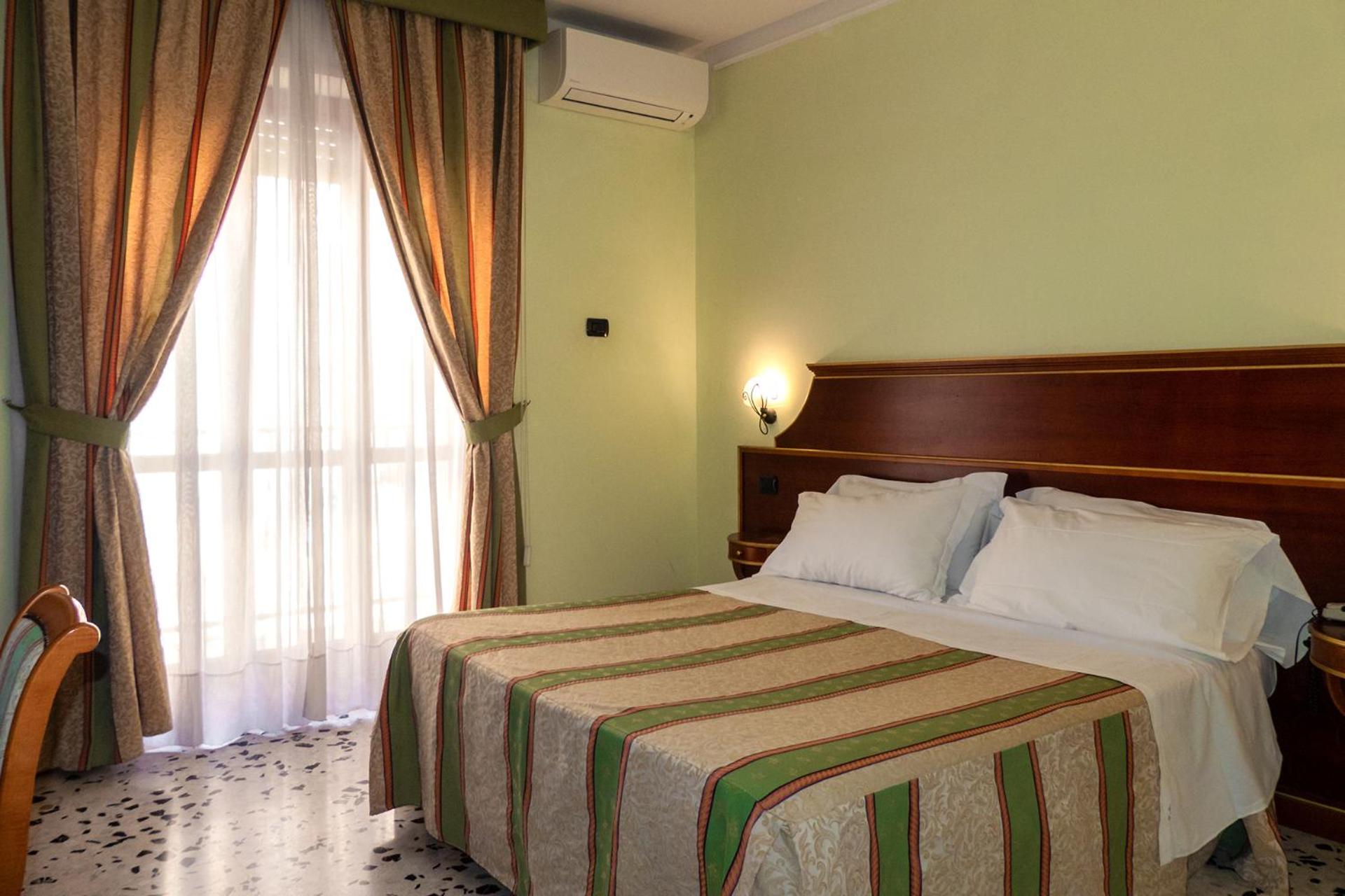 hotel astoria