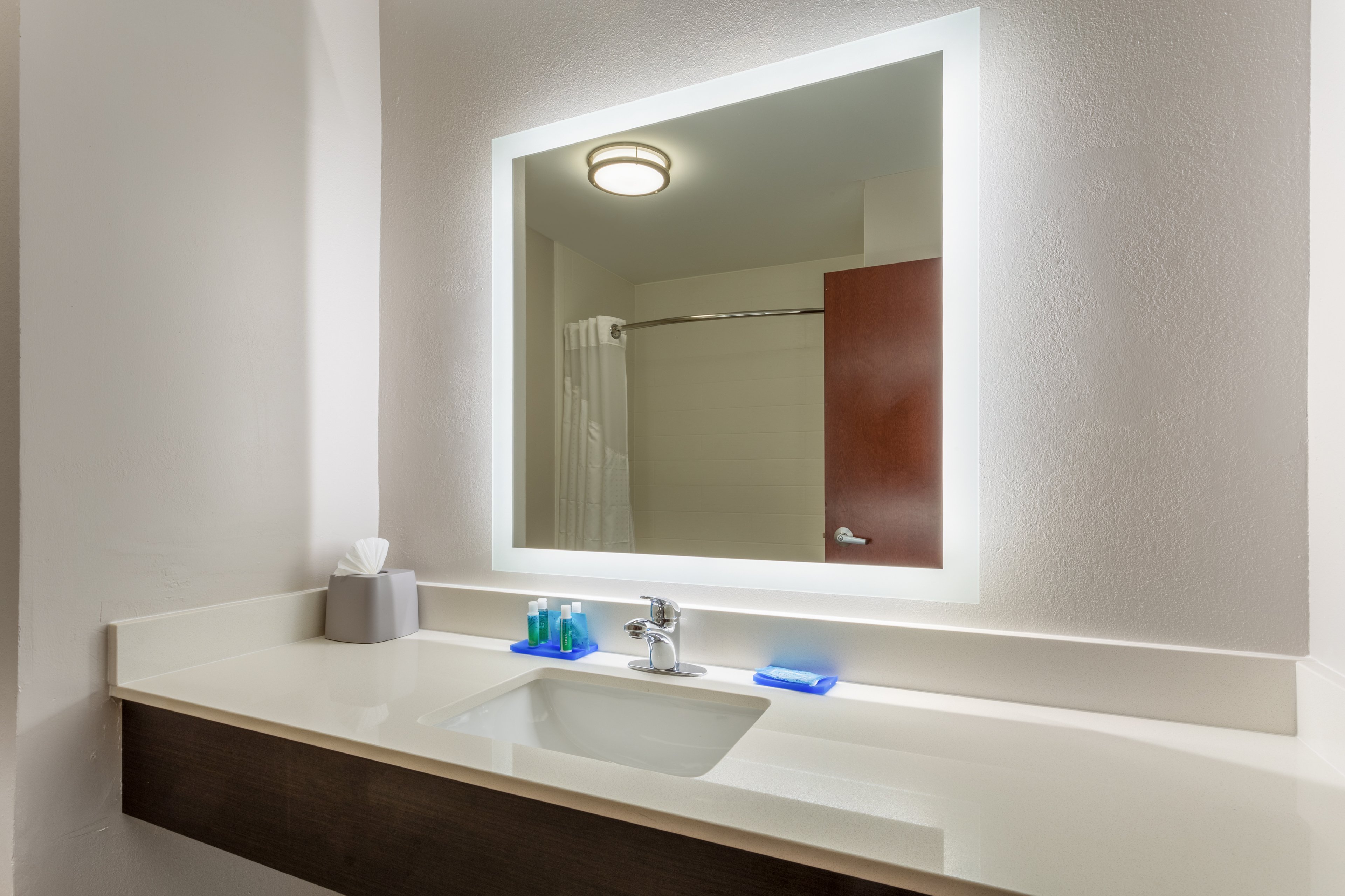 holiday inn express hotel and suites charlotte arrowood by ihg