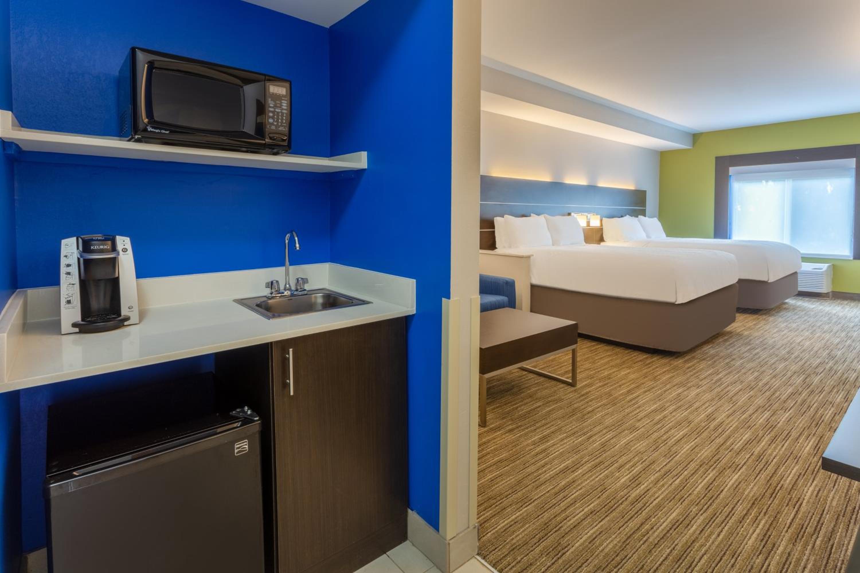holiday inn express hotel and suites charlotte arrowood by ihg