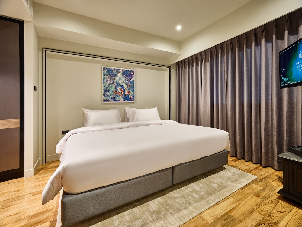 floral court hotel and residence sukhumvit
