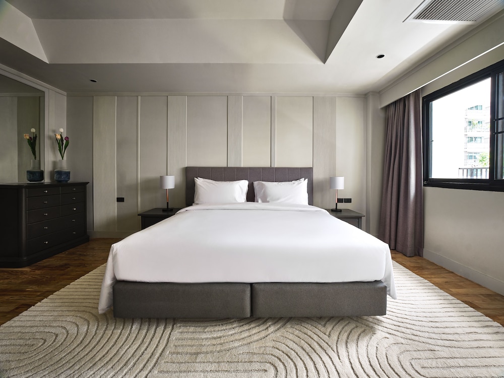 floral court hotel and residence sukhumvit