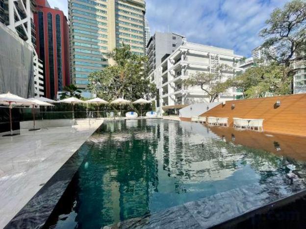floral court hotel and residence sukhumvit