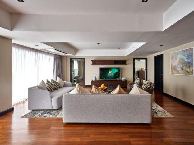 floral court hotel and residence sukhumvit