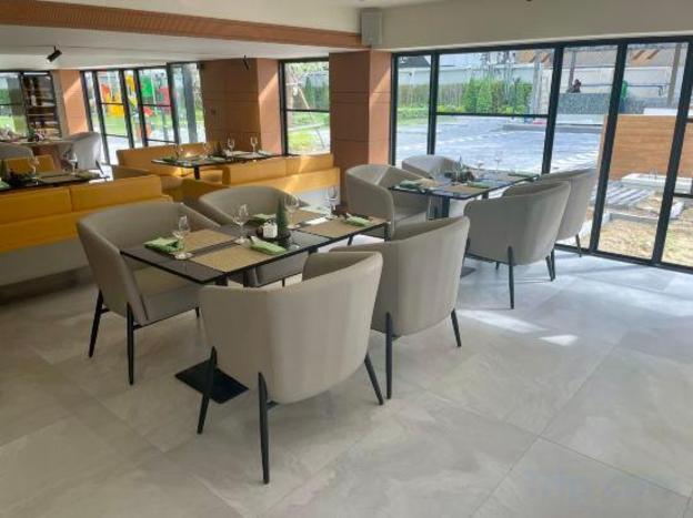 floral court hotel and residence sukhumvit