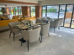 floral court hotel and residence sukhumvit